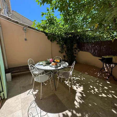 Maison Jasmin In The City Center With Parking Space And Terrace L'Isle-sur-la-Sorgue Exterior photo