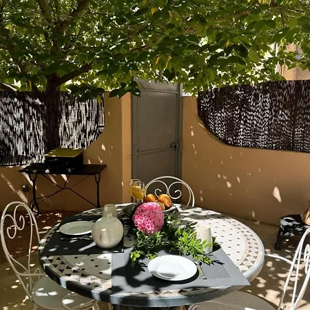 Maison Jasmin In The City Center With Parking Space And Terrace L'Isle-sur-la-Sorgue Exterior photo