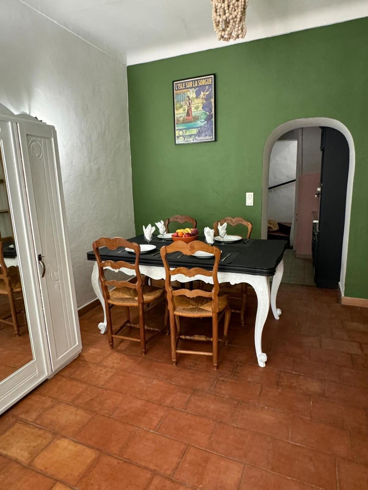 Maison Jasmin In The Center With Parking Space And Terrace Holiday home L'Isle-sur-la-Sorgue
