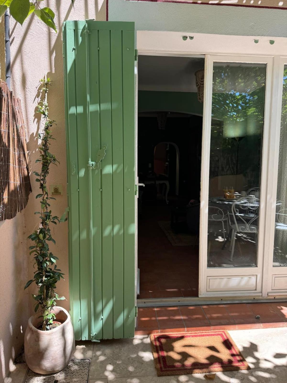 Maison Jasmin In The Center With Parking Space And Terrace * L'Isle-sur-la-Sorgue